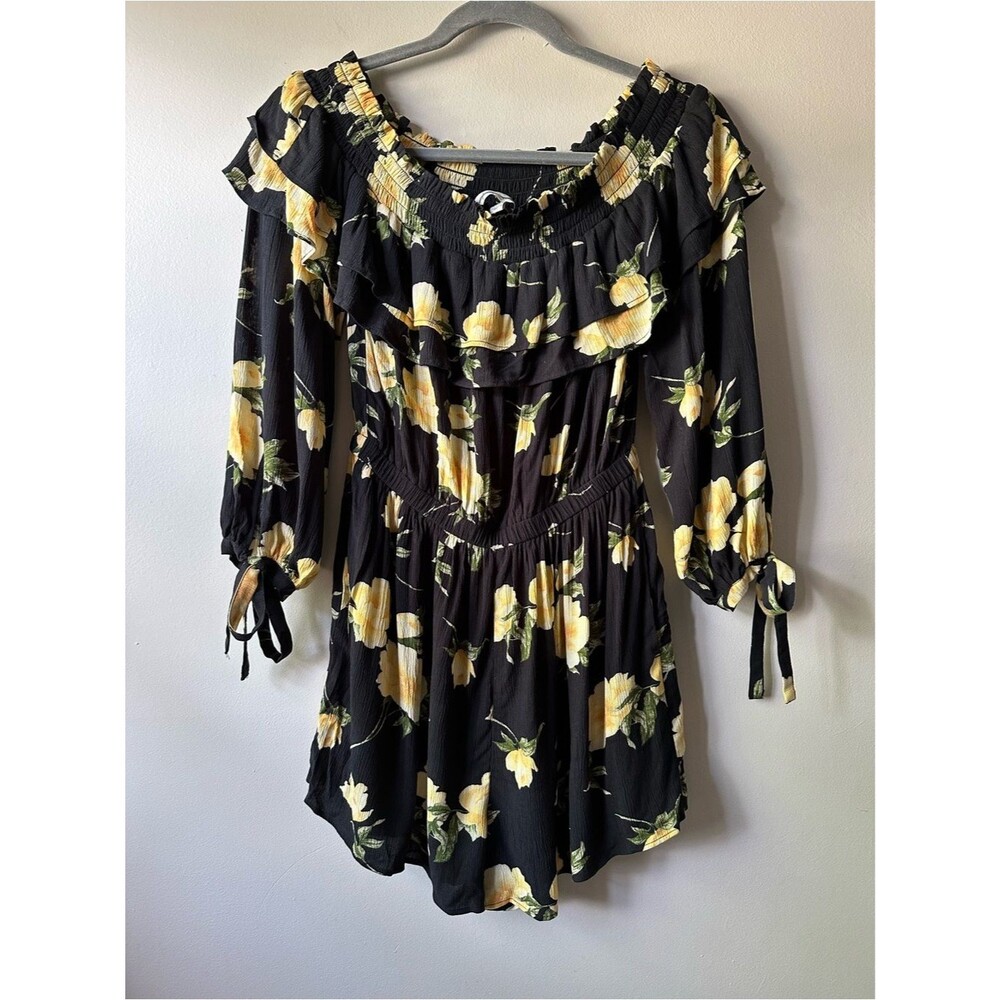 American Eagle Outfitters Off Shoulder Floral Printed Tie Sleeve Romper Size S